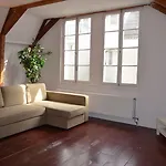 Pensión Rembrandtplein 3*