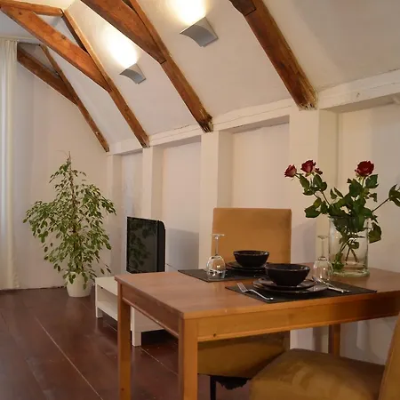 Bed & Breakfast Rembrandtplein 3*